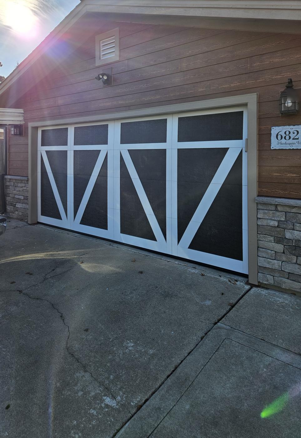 White X-brace 4-layer garage door